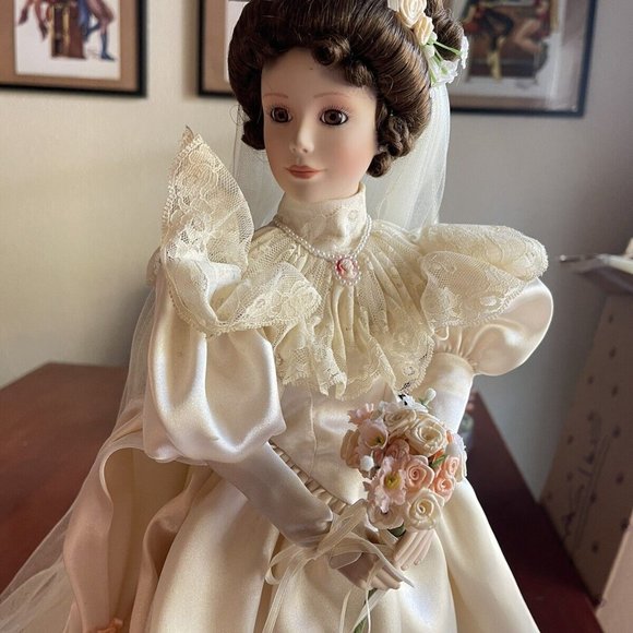 Ashton Drake Galleries Elizabeth 1900's Wedding Bride doll Phil Tumminio - Picture 1 of 7
